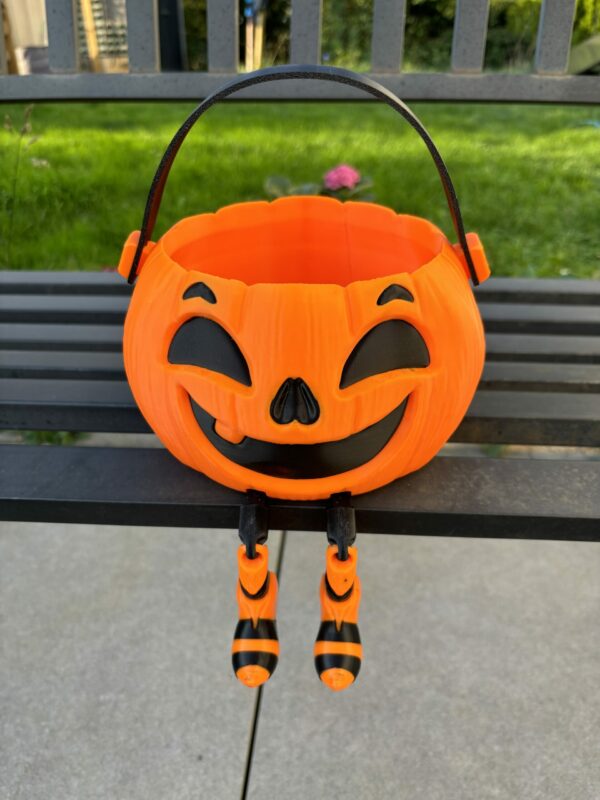 Walkin pumpkin candy holder